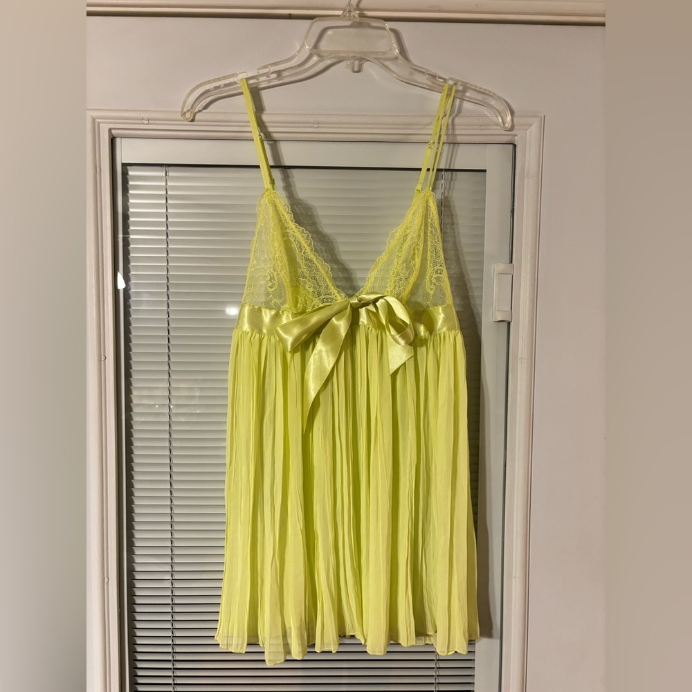Victoria's Secret Lace Chemise NWT